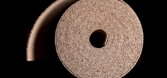 Comment poser des rouleaux de sous-couche liège au sol ?