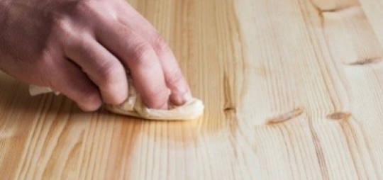 Comment cirer un meuble en bois ? 